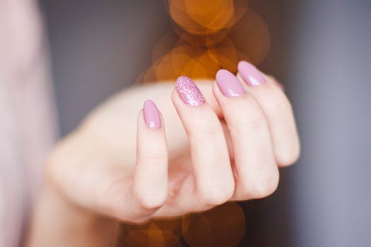 The 26 Winter 2025 Manicures That Will Continue in 2026